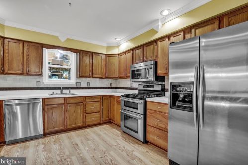 1709 Maryland Ave, Shady Side MD  20764-9748 exterior