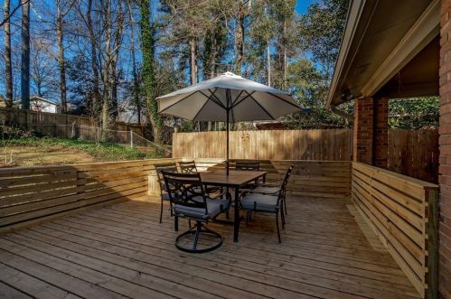 3862 Ensign Dr, Atlanta GA  30341-1836 exterior
