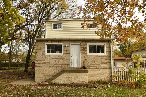 16131 Grove Ave, Oak Forest, IL 60452-4121