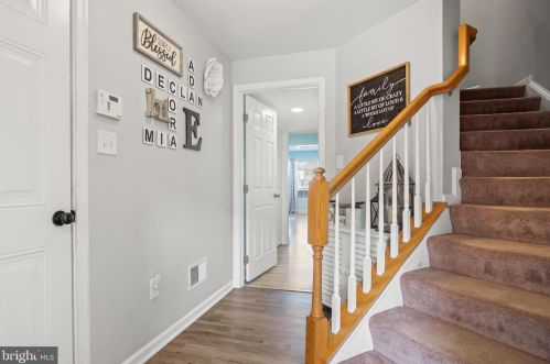 28 Tidewater Ter, Falling Waters, WV 25419-4370