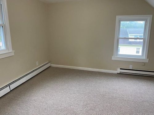 15 Saville St, Windsor CT  06095-4450 exterior
