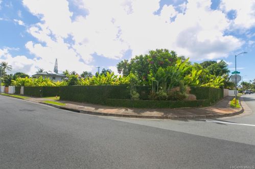 4611 Farmers Rd, Honolulu HI  96816-5218 exterior