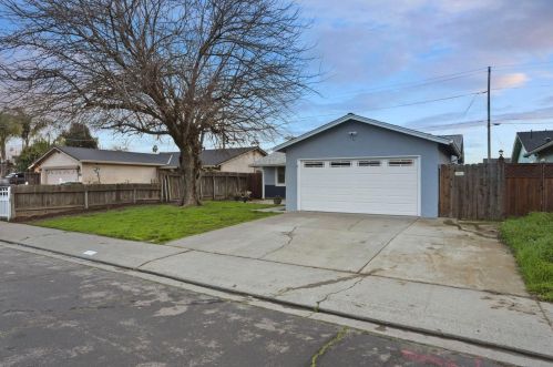 624 Connie Ct, Manteca, CA 95336-3149