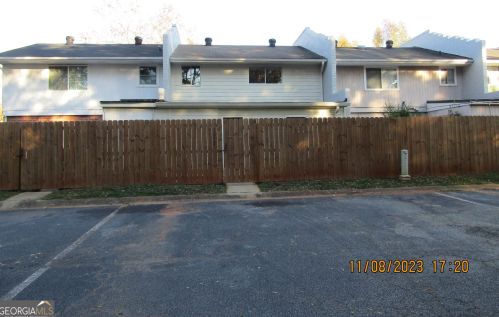 1072 Eastview Cir, Conyers, GA 30012-4572