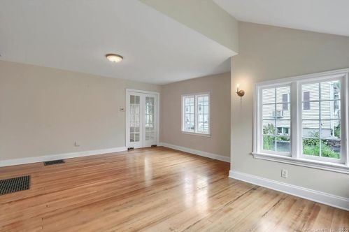 5 Hazel St, Norwalk CT  06851-3016 exterior