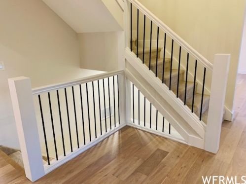 2992 Tracy Dr, Sandy UT 84093-2026 exterior