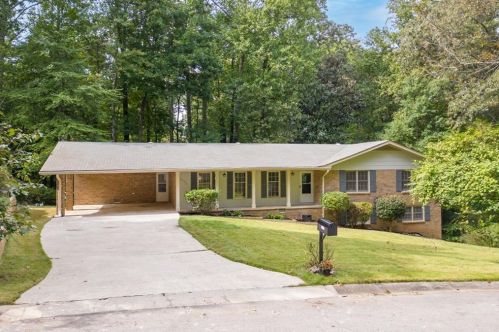 2776 Evans Dl Cir, Atlanta GA  exterior