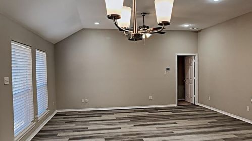 8129 Hulen Park Cir, Fort Worth TX  76123-1422 exterior