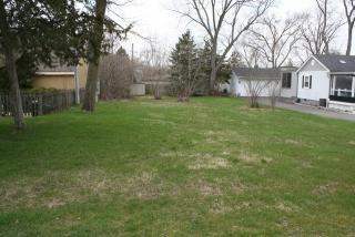 407 Foster Rd, Lake Barrington, IL 60084