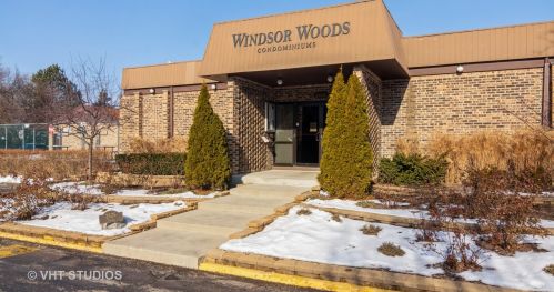 2638 Windsor Dr, Arlington Hts IL  60004-2719 exterior