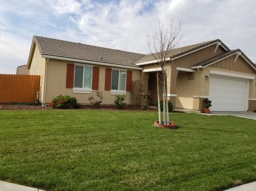 1147 Pinot Noir St, Los Banos, CA 93635-9221