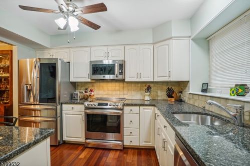 5 Duck Hawk Ct, Hackettstown NJ  07840-3309 exterior