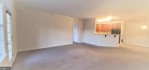 635 Timberlake Dr, Trenton NJ  08618-1473 exterior