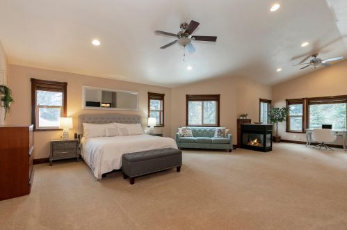 10970 Palisades Dr, Truckee CA  96161-3188 exterior