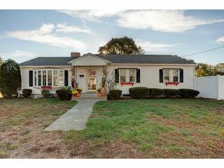30 Alvin St, Warwick, RI 02886-1829