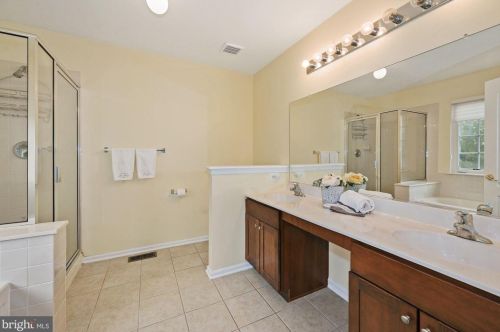 63 Spinnaker Dr, Mount Laurel NJ 08054-6107 exterior