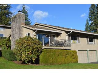 68665 Bowmans Cir, Welches, OR 97067-0240