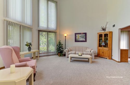 119 Lonnquist Blvd, Mount Prospect, IL 60056-3765