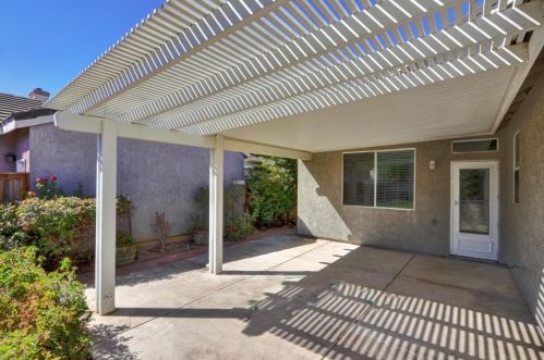 9366 Bennoel Way, Elk Grove, CA 95758-7621