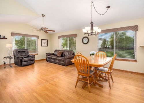 1088 Birchwood Dr, Pingree Grove IL  60140-9107 exterior