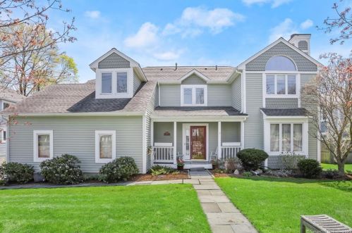 2 Cannon Brook Ln, Norwalk, CT 06851-3835
