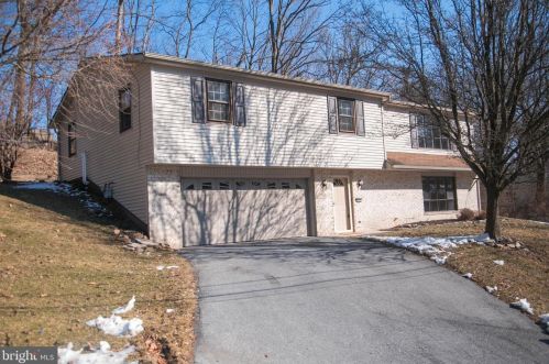 4505 Terrace Pl, Harrisburg, PA 17110-2846