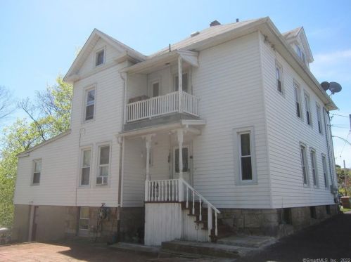 17 Liberty St, Huntington CT  06484-3012 exterior