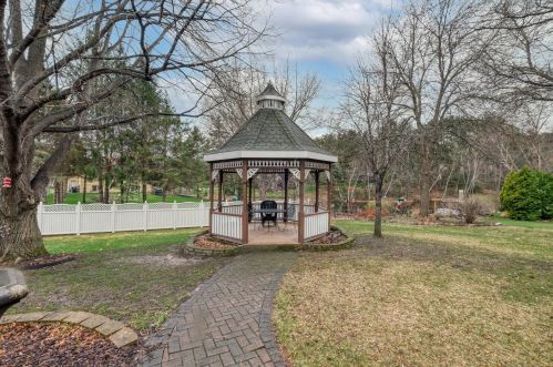 412 Bucher Ave, Saint Paul MN  55126-4661 exterior
