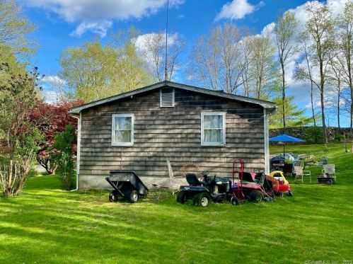 59 Gunn Hill Rd, Washington Depot, CT 06777-1319
