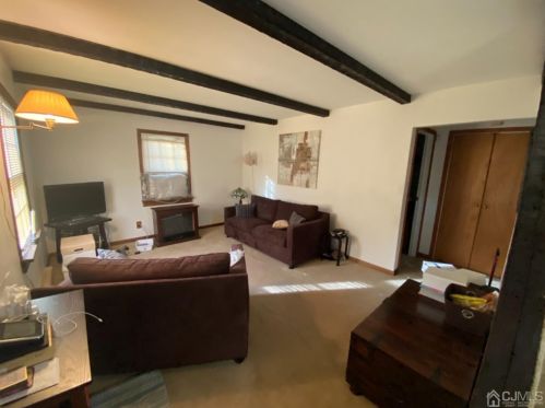 215 Plainfield Ave, Edison, NJ 08817-3715