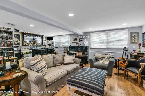 37 Walnut Ave, Tinton Falls NJ 07701-6132 exterior