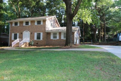 1379 John Robert Dr, Morrow, GA 30260-1715