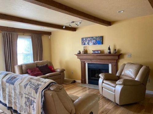 1 Wyndmere Dr, Londonderry, NH 03053-2355