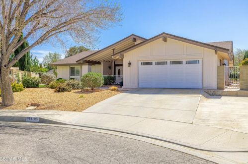 44105 Planet Cir, Lancaster, CA 93536-6015