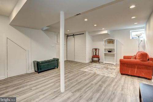 15009 Snowden Dr, Silver Spring MD 20905-5663 exterior