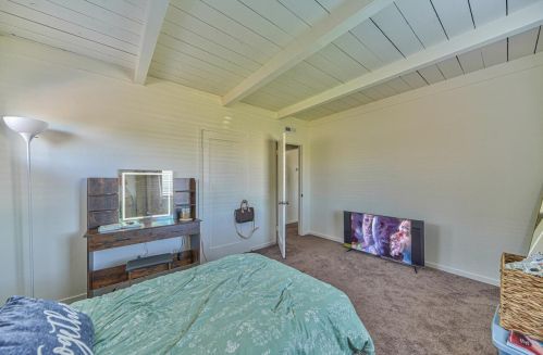 1092 Highland St, Seaside CA 93955-6124 exterior