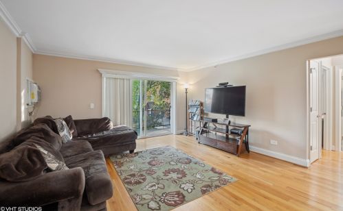 2210 Goebbert Rd, Arlington Hts, IL 60005-4201