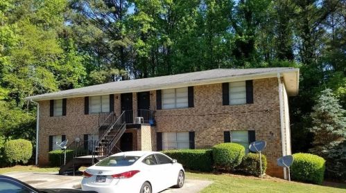 575 Springwood Dr, Forest Park, GA 30297-1245