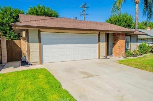 13022 San Simeon Ln, Chino, CA 91710-4035