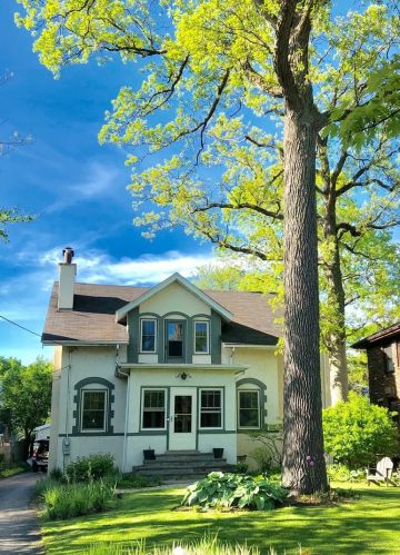 1371 Asbury Ave, Northfield, IL 60093-1405