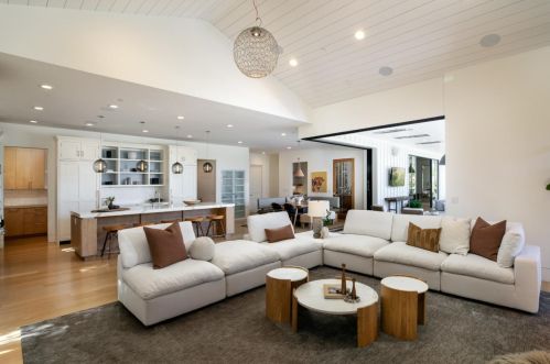 1475 Country Clb Dr, Los Altos CA 94024-5904 exterior