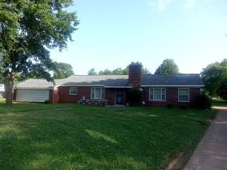 1116 High St, Trenton, TN 38382-3008