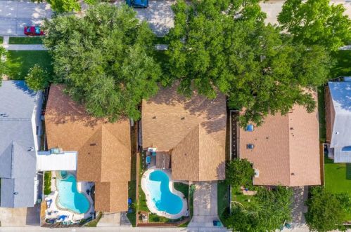 2049 Christie Ln, Carrollton TX 75007-3509 exterior