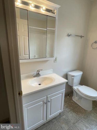 69 Chesapeake St, Lancaster PA  17602-4659 exterior