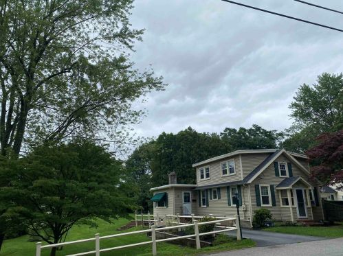 12 Elmwood Ave, Dover, NH 03820-3514