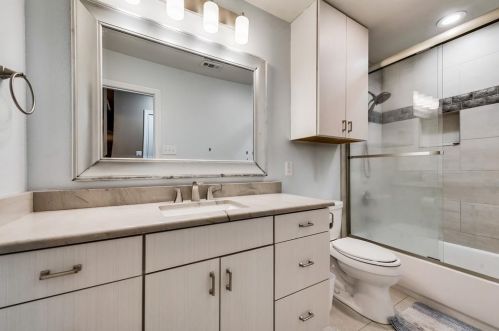 5568 Thunder Bay Dr, Fort Worth TX  76119-8505 exterior