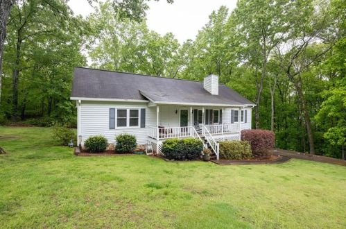 620 Dena Dr, Holly Springs, GA 30114-9538