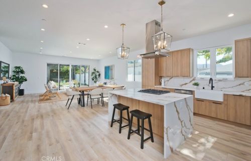 926 Valley St, Burbank CA  91505-2738 exterior
