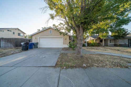 2401 Manhattan Way, Modesto, CA 95358-8019