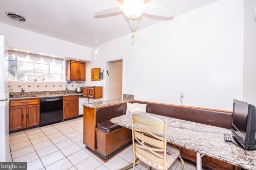 8921 2 Ave, Silver Spring MD 20910-2149 exterior